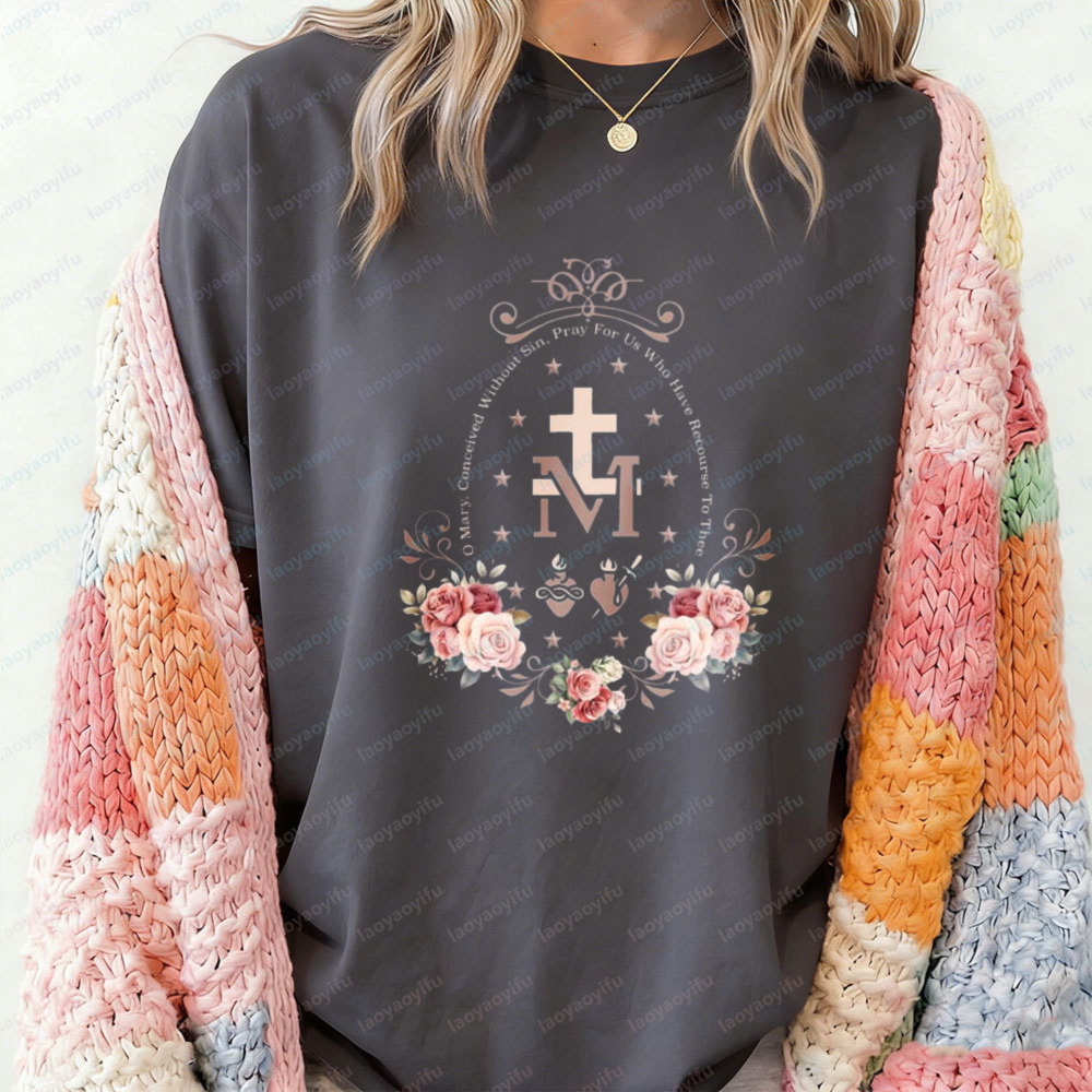 Floral Marian Cross T-Shirt Ca - Crossfit Event recension och pris